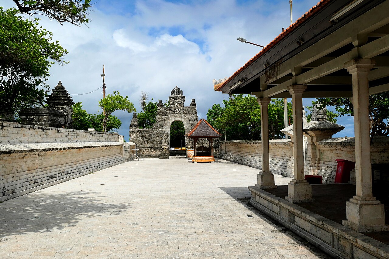 Pura Luhur — image 2
