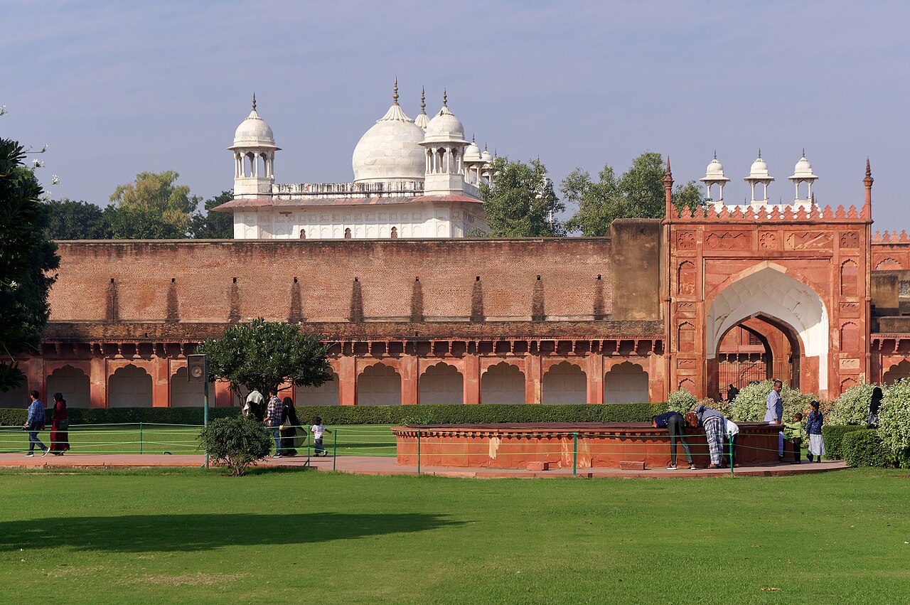 Moti Masjid