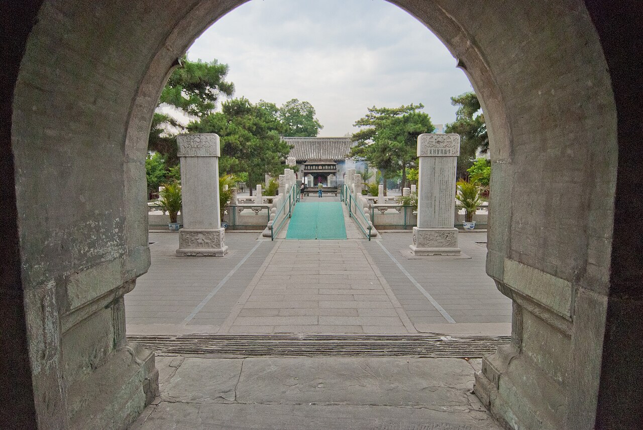White Cloud Temple — image 2