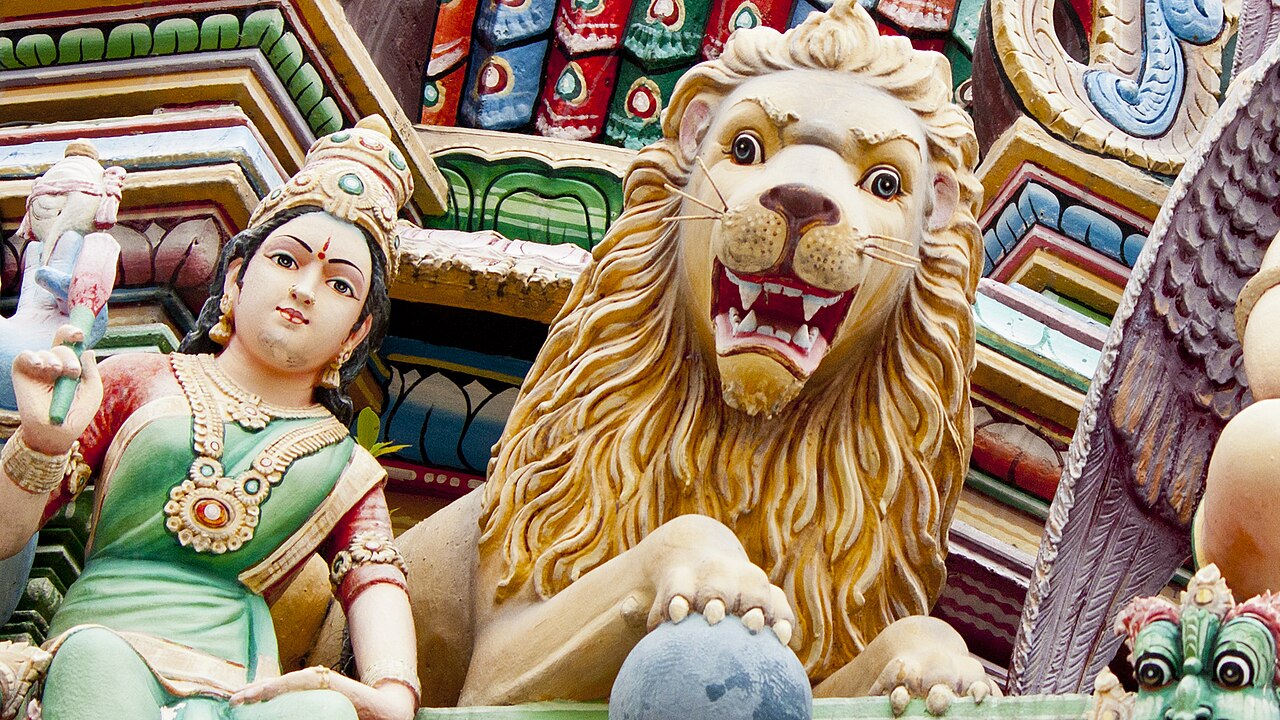 Sri Mariamman Temple, Singapore — image 2
