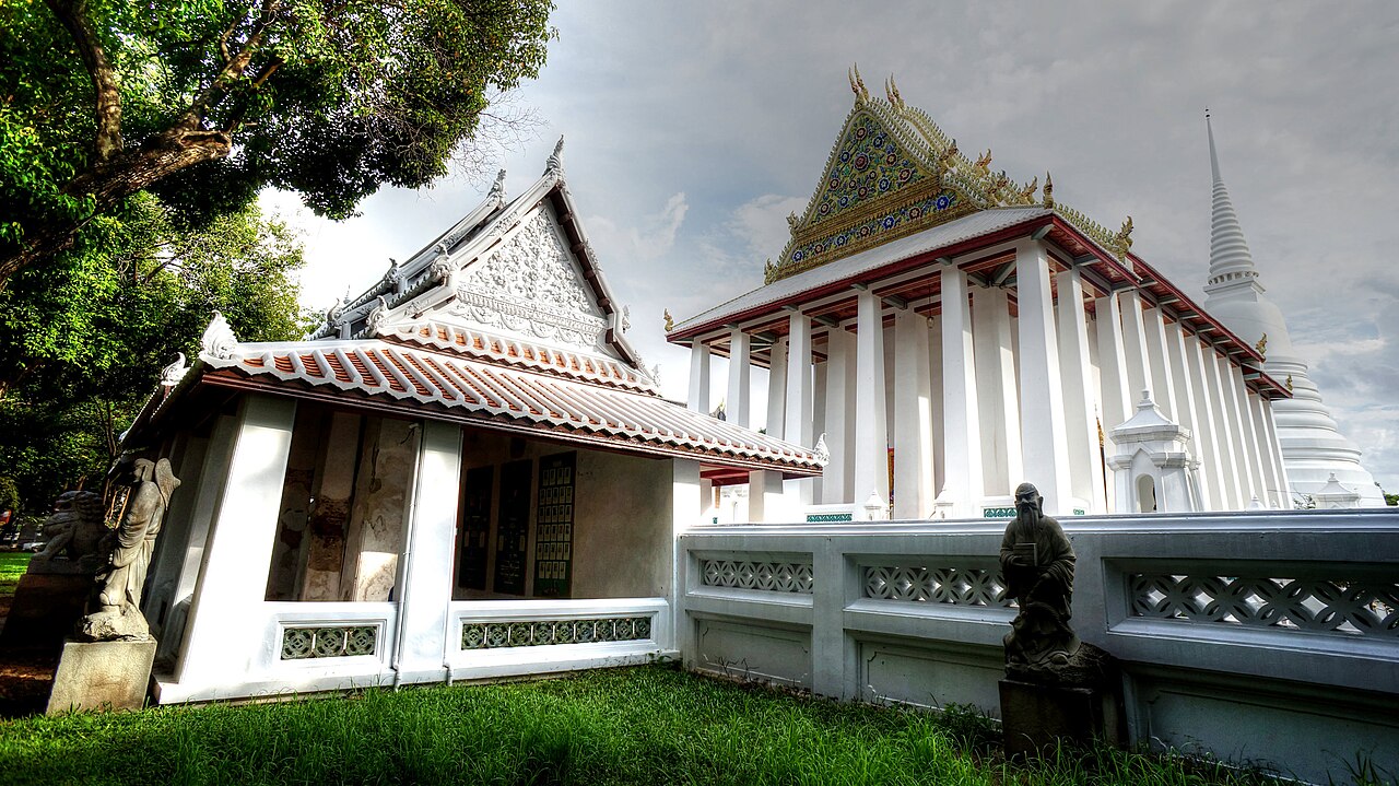 Wat Chaloem Phra Kiat Worawihan