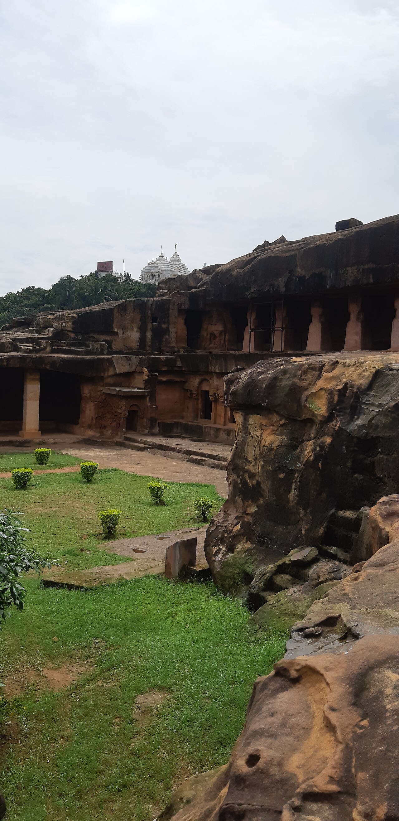 Udayagiri and Khandagiri Caves — image 1