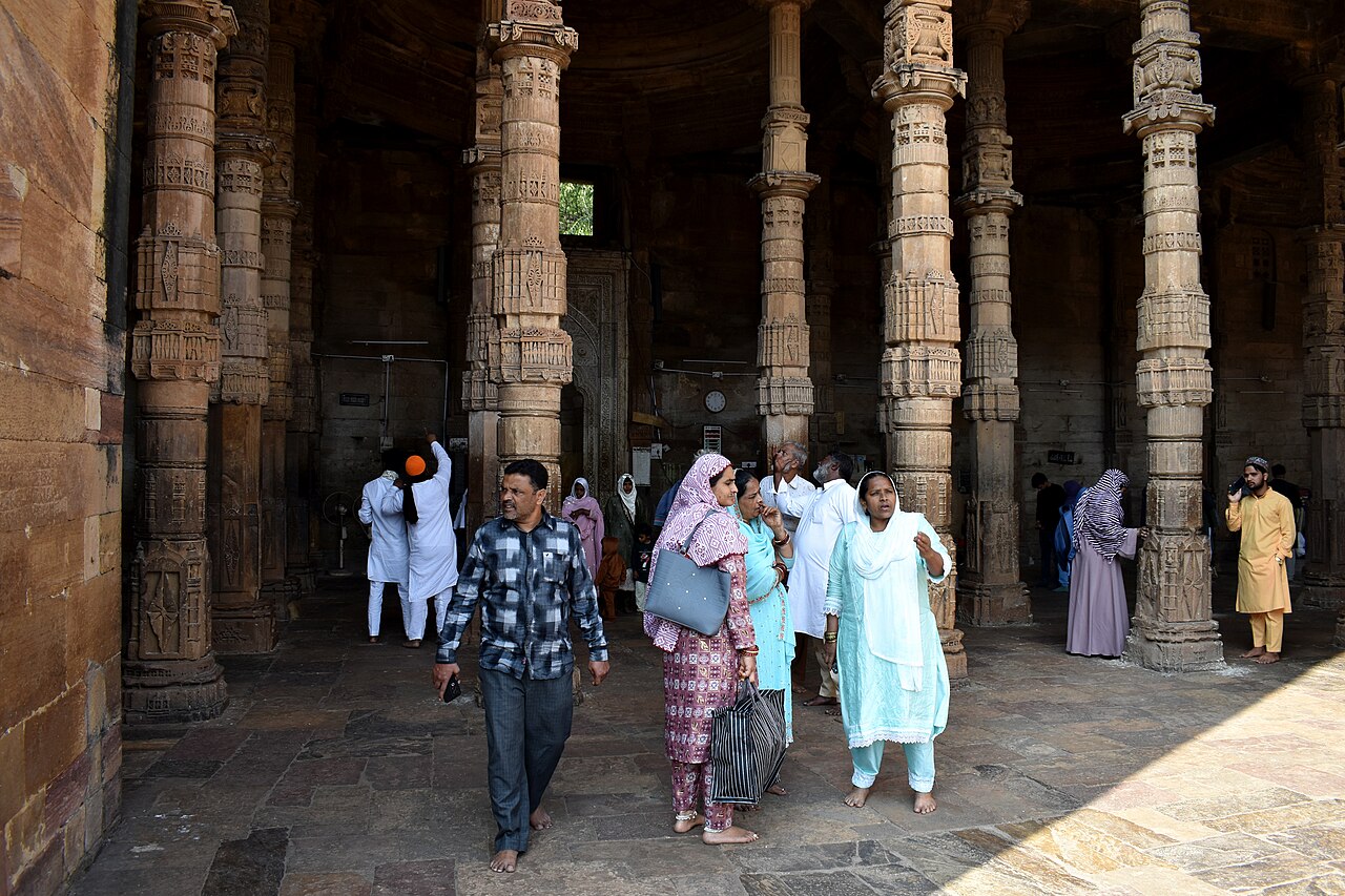 Adhai Din Ka Jhonpra — image 2