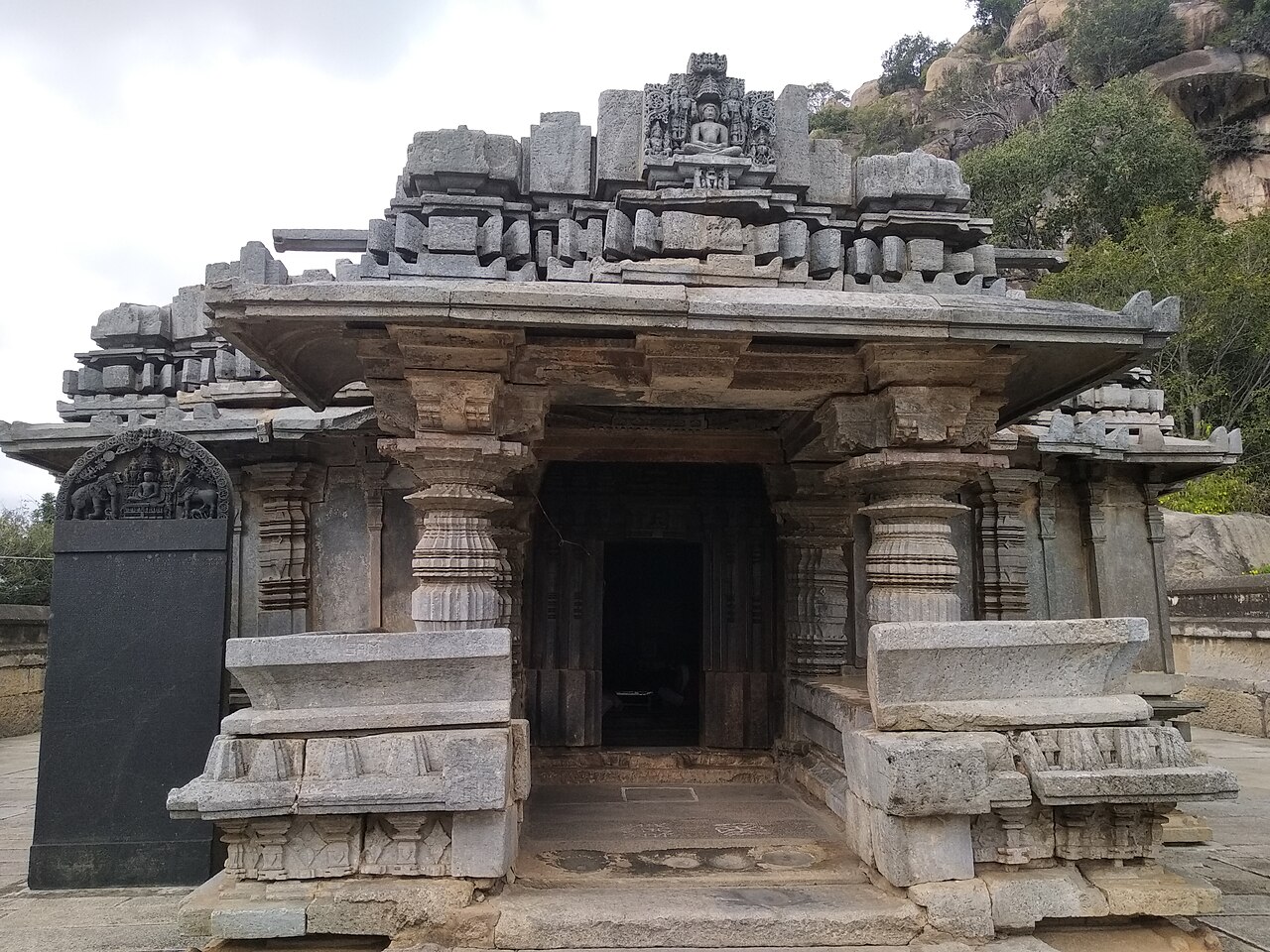 Akkana Basadi