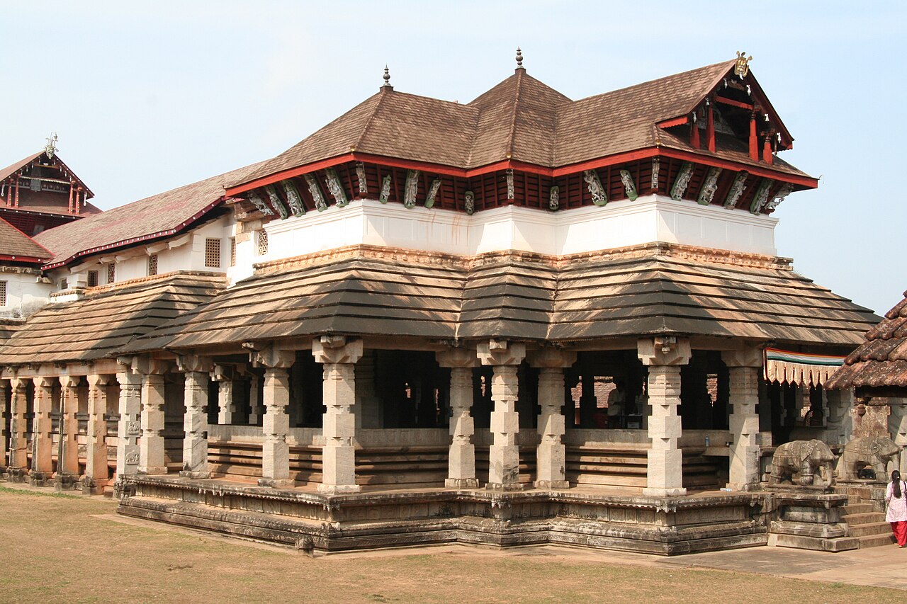 Saavira Kambada Basadi