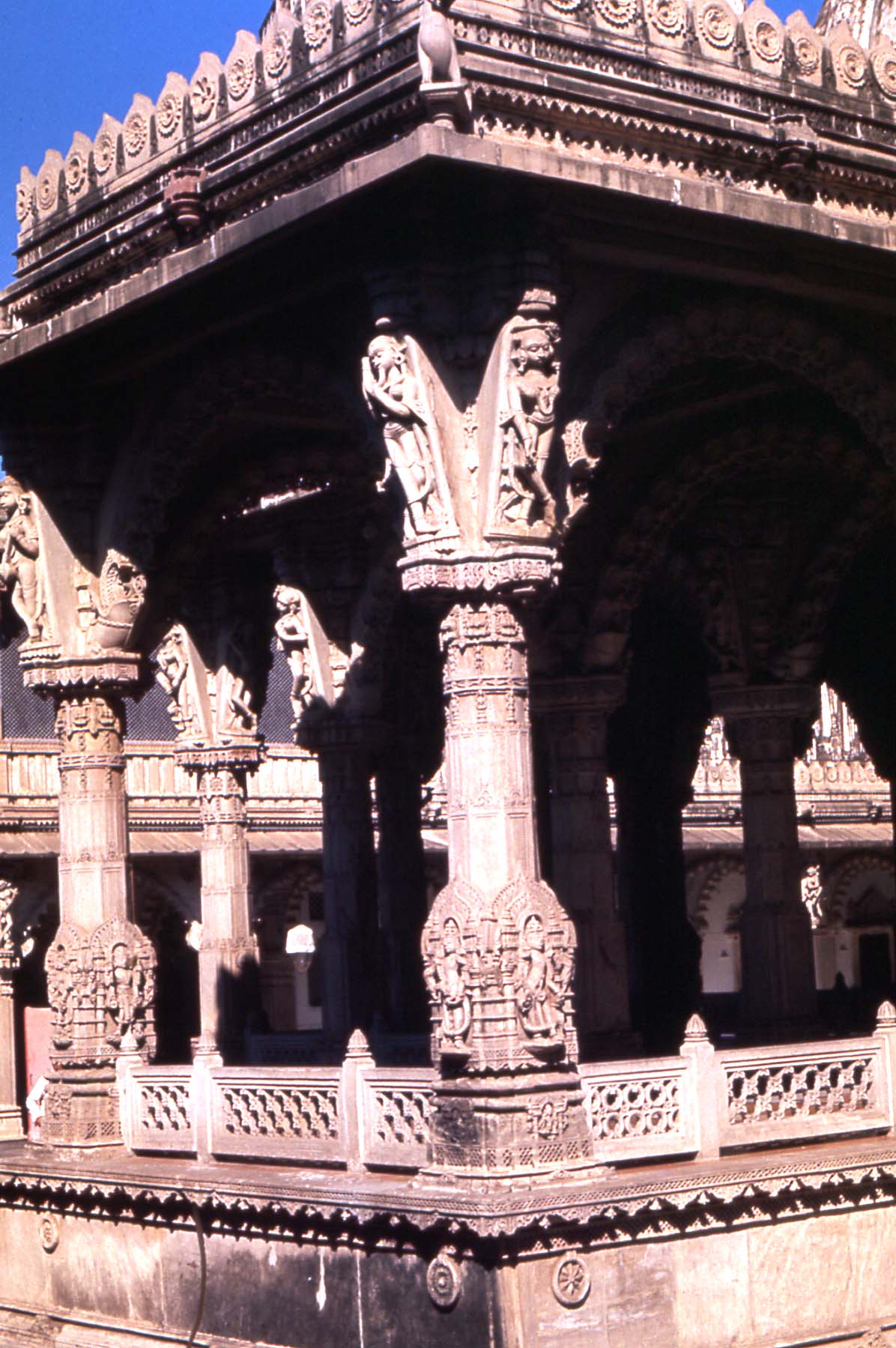 Hutheesing Jain Temple — image 4