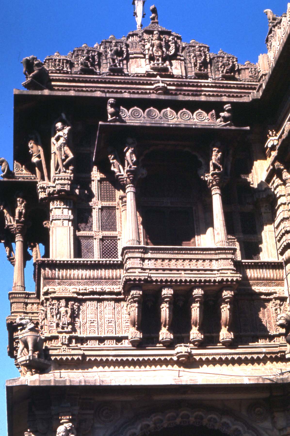 Hutheesing Jain Temple — image 3