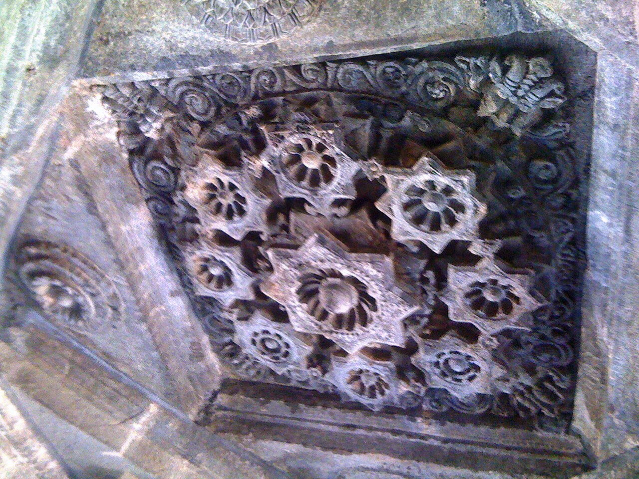 Mahadev Temple, Tambdi Surla — image 1