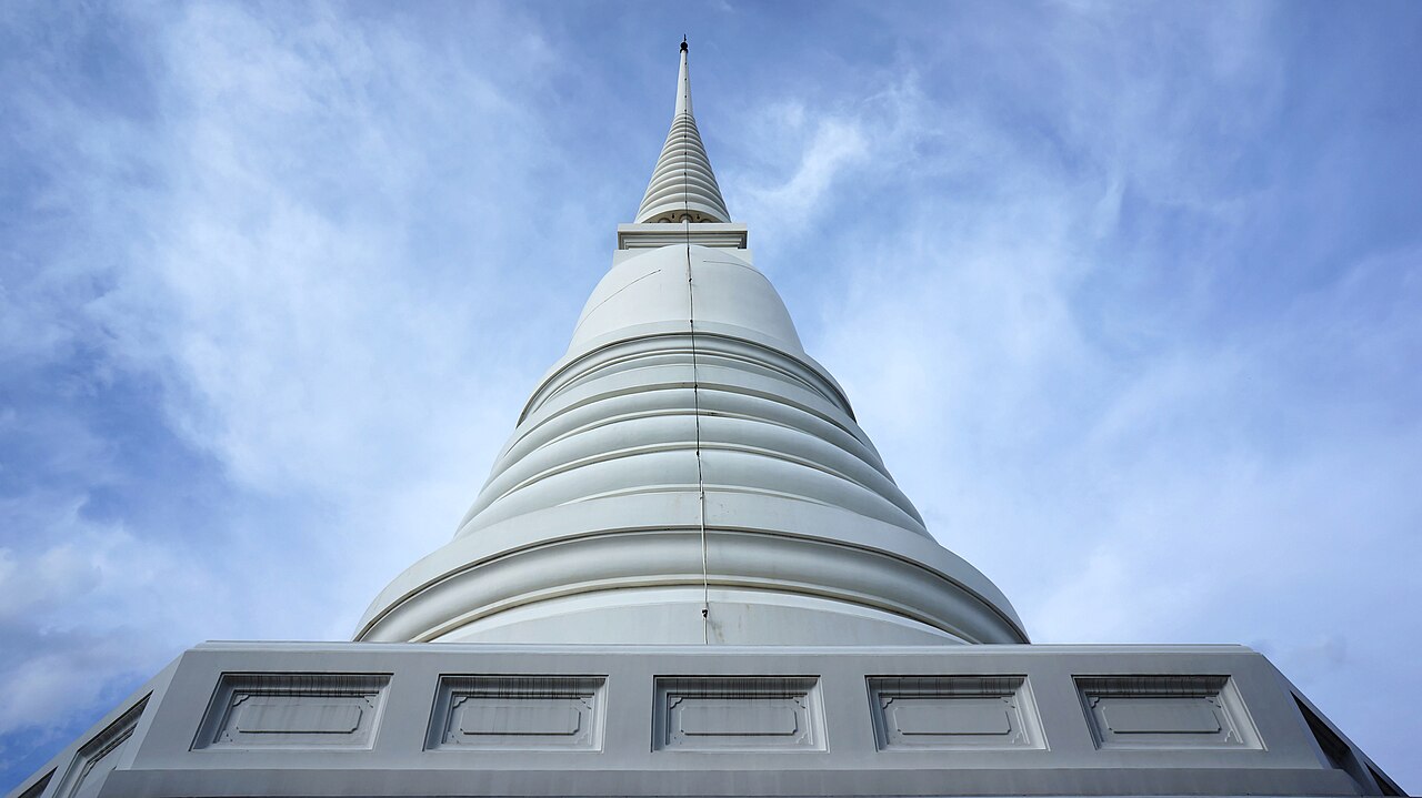 Wat Chaloem Phra Kiat Worawihan — image 2