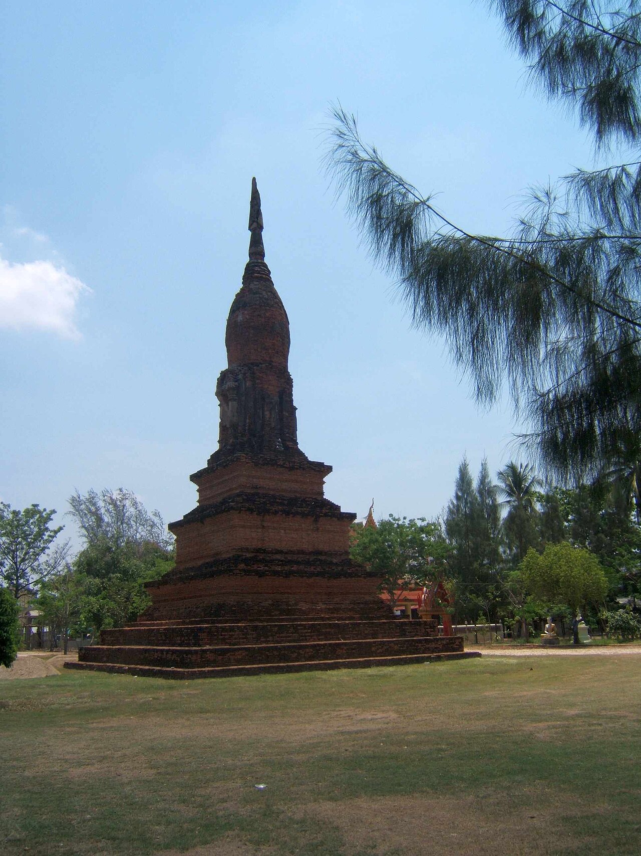 Wat Chedi Yot Thong