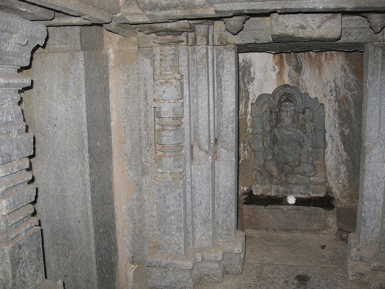 Mahadev Temple, Tambdi Surla — image 2